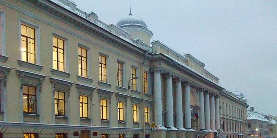 Foto: Gebäude des Leningrader Bezirksgerichts, St. Petersburg
