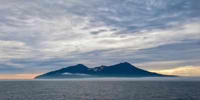 Vue de l’île d’Iturup. Source de la photo : Vladimir Serebryansky / Lori Photobank