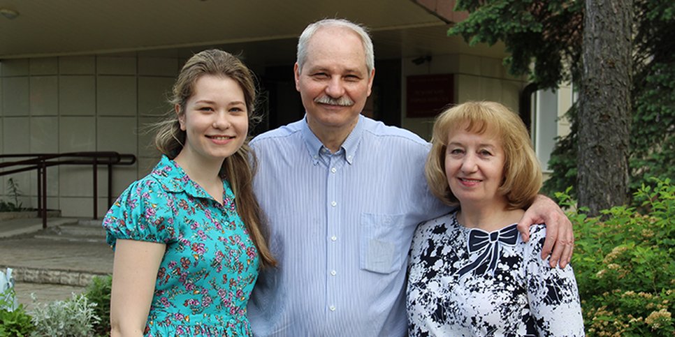 Foto: Gennadiy Shpakovskiy con su familia antes de la sentencia