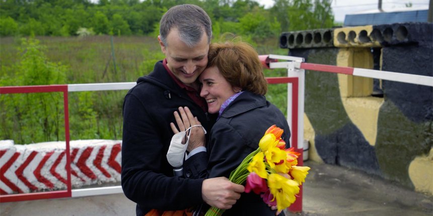 康斯坦丁·巴热诺夫（Konstantin Bazhenov）和他的妻子伊琳娜（Irina）。乌克兰， 2021年5月19日