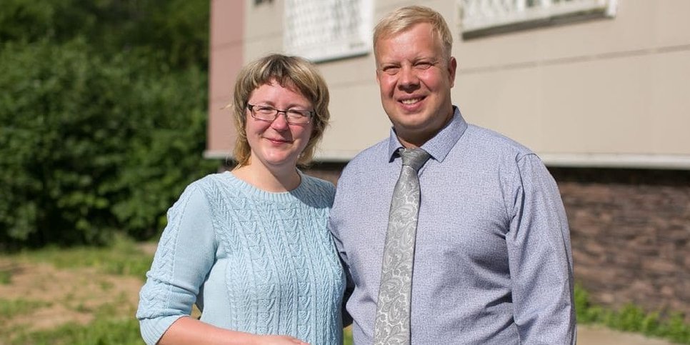 Eugene und Irina Yakku kurz vor der Urteilsverkündung. Archangelsk. Juli 2021