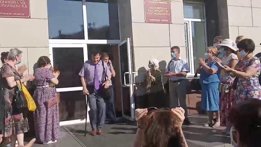 Andrey Vlasov outside the courthouse