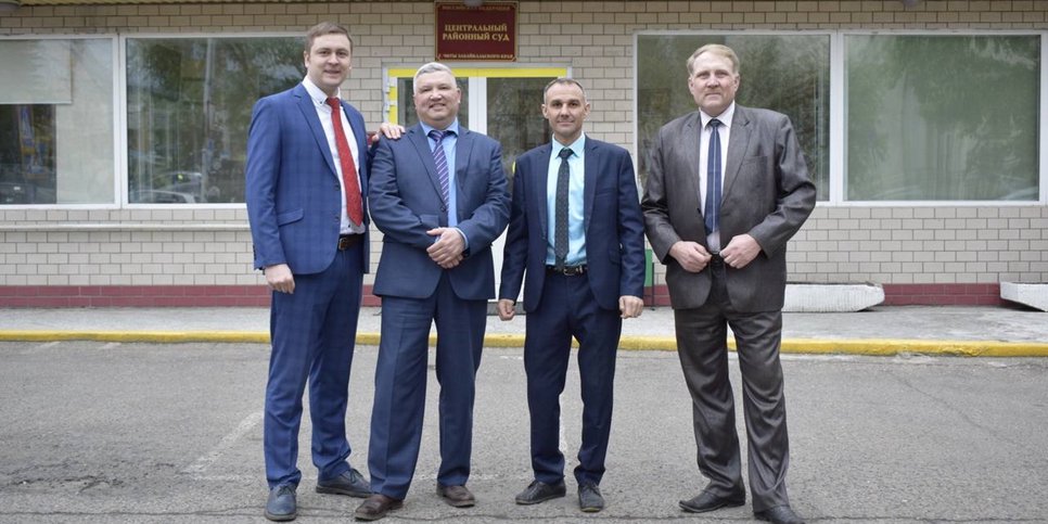 Vladimir Yermolaev, Aleksandr Putintsev, Igor Mamalimov et Sergey Kirilyuk au palais de justice