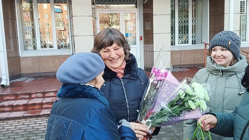 En el juzgado, un grupo de amigos acudió a apoyar a Tatyana. Noviembre, 2023.