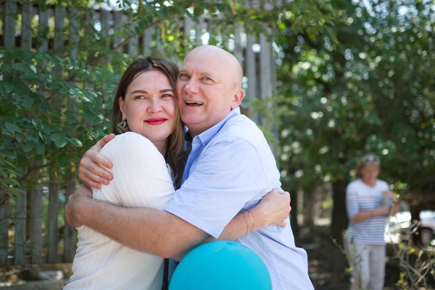 Sergey Klimov con su esposa inmediatamente después de su liberación de la colonia