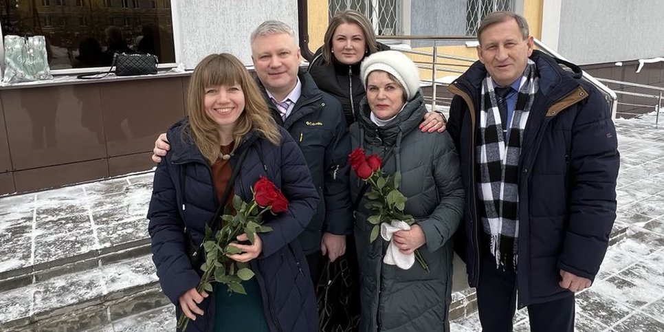 From left to right: the Mikhaylovs, Svetlana Shishina, Svetlana Ryzhkova and Aleksey Arkhipov on the day of the verdict