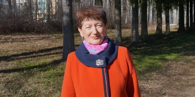 瓦伦蒂娜·萨姆斯