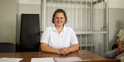 Vasilina Penslaya, su esposo, Dmitriy, y su madre, Yelena Rumyantseva, 31 de julio de 2025