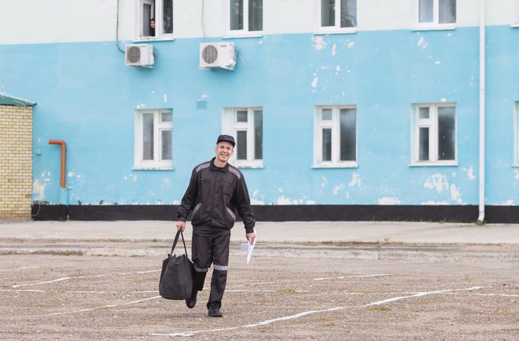 Des centaines de personnes bienveillantes ont écrit au croyant pendant qu’il était dans la colonie. À sa libération, il emportait avec lui un sac entier rempli de leurs messages. 10 septembre 2025.