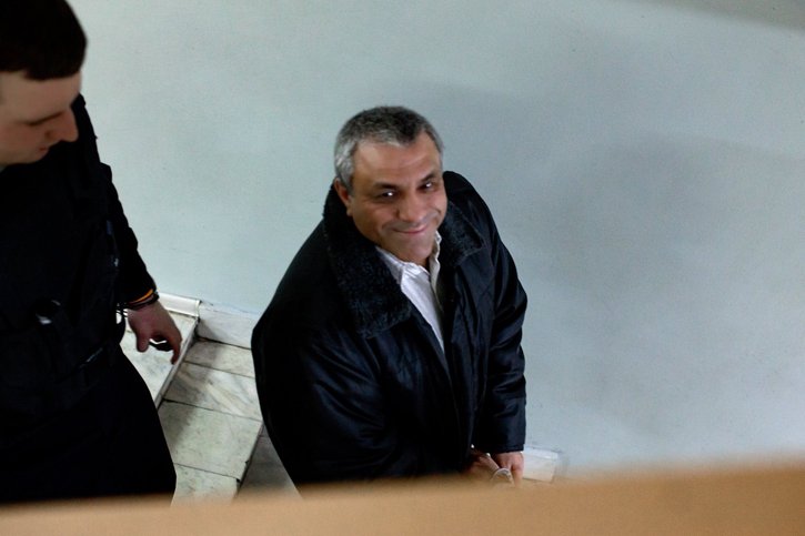 El guardia se lleva al creyente, pero él no se siente roto por la injusticia. Diciembre de 2025